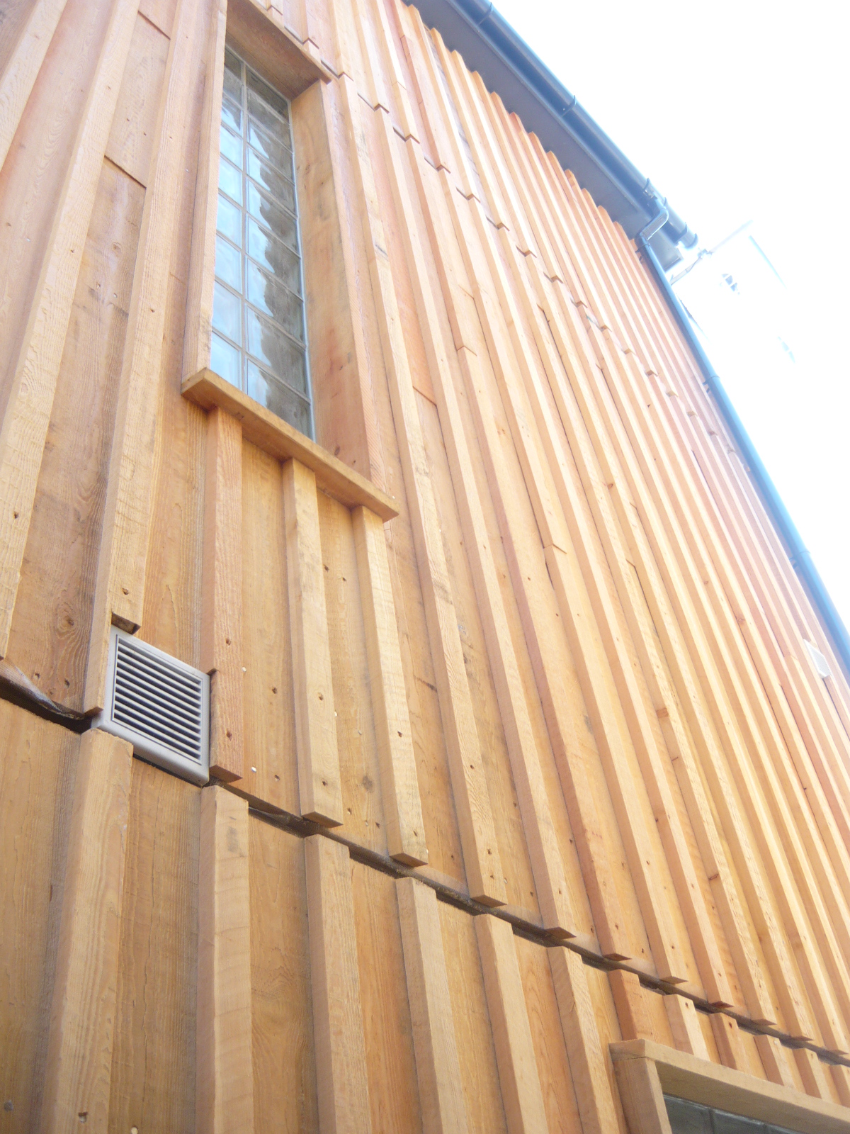 Exterior Image, Rear Cladding